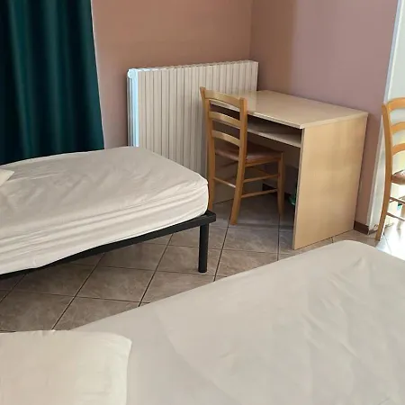 Hotel Casa Diocesana Albese Di *