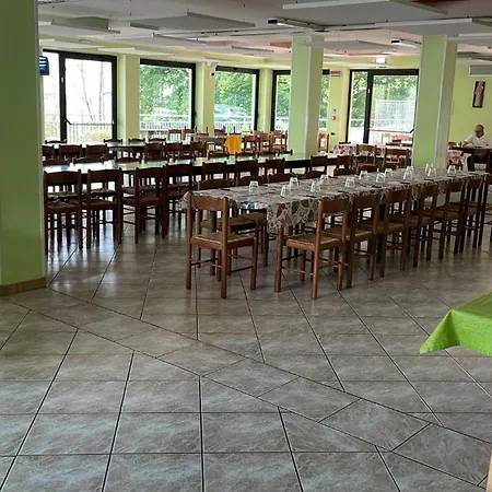 Casa Diocesana Albese Di Hotel Sampeire