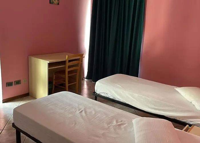 מלון Casa Diocesana Albese Di סמפיירה